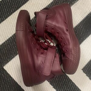 Women’s Burgundy Leather Converse High-Top Sneakers Size 7